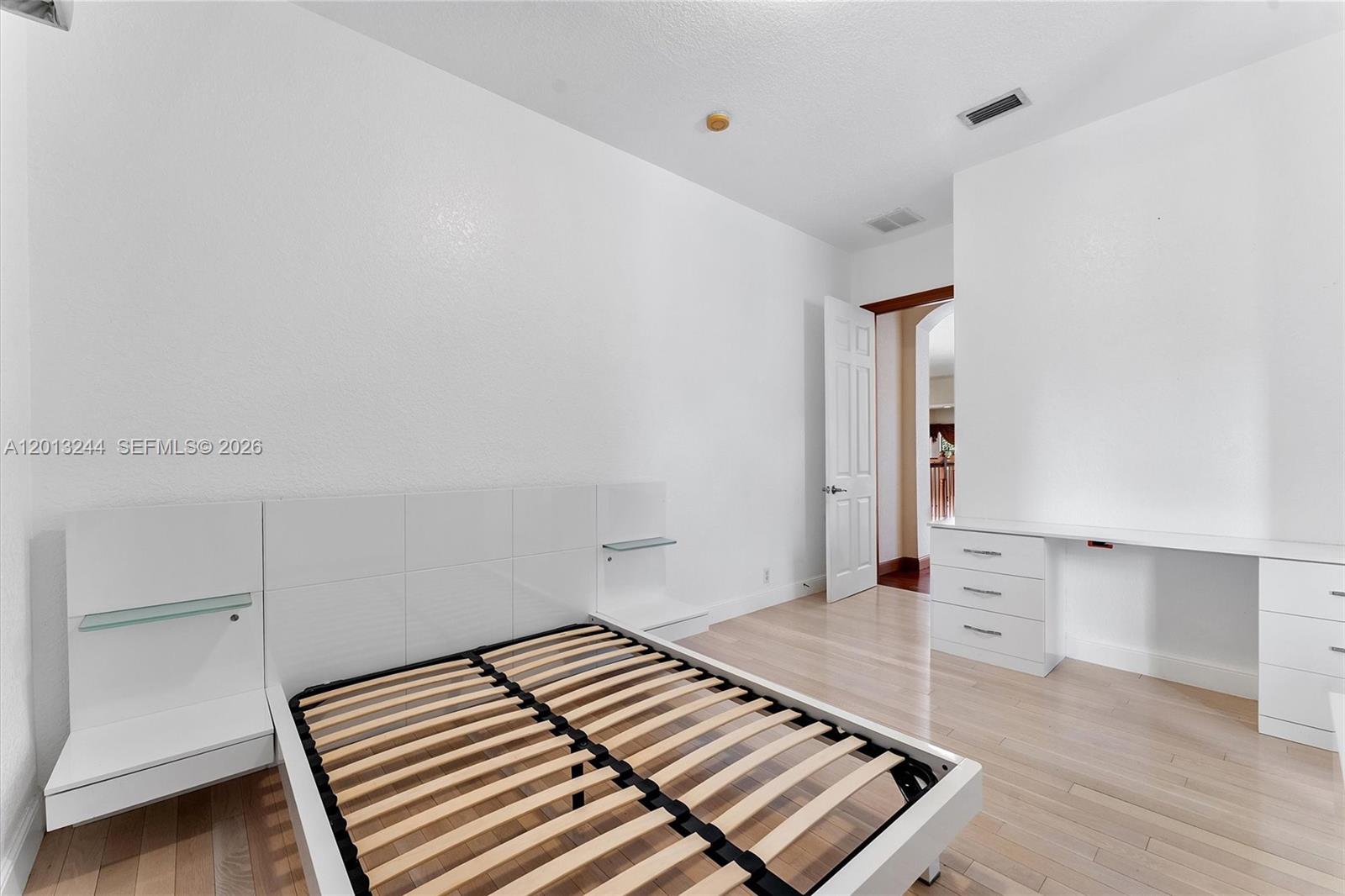 VERSAILLES - Residential