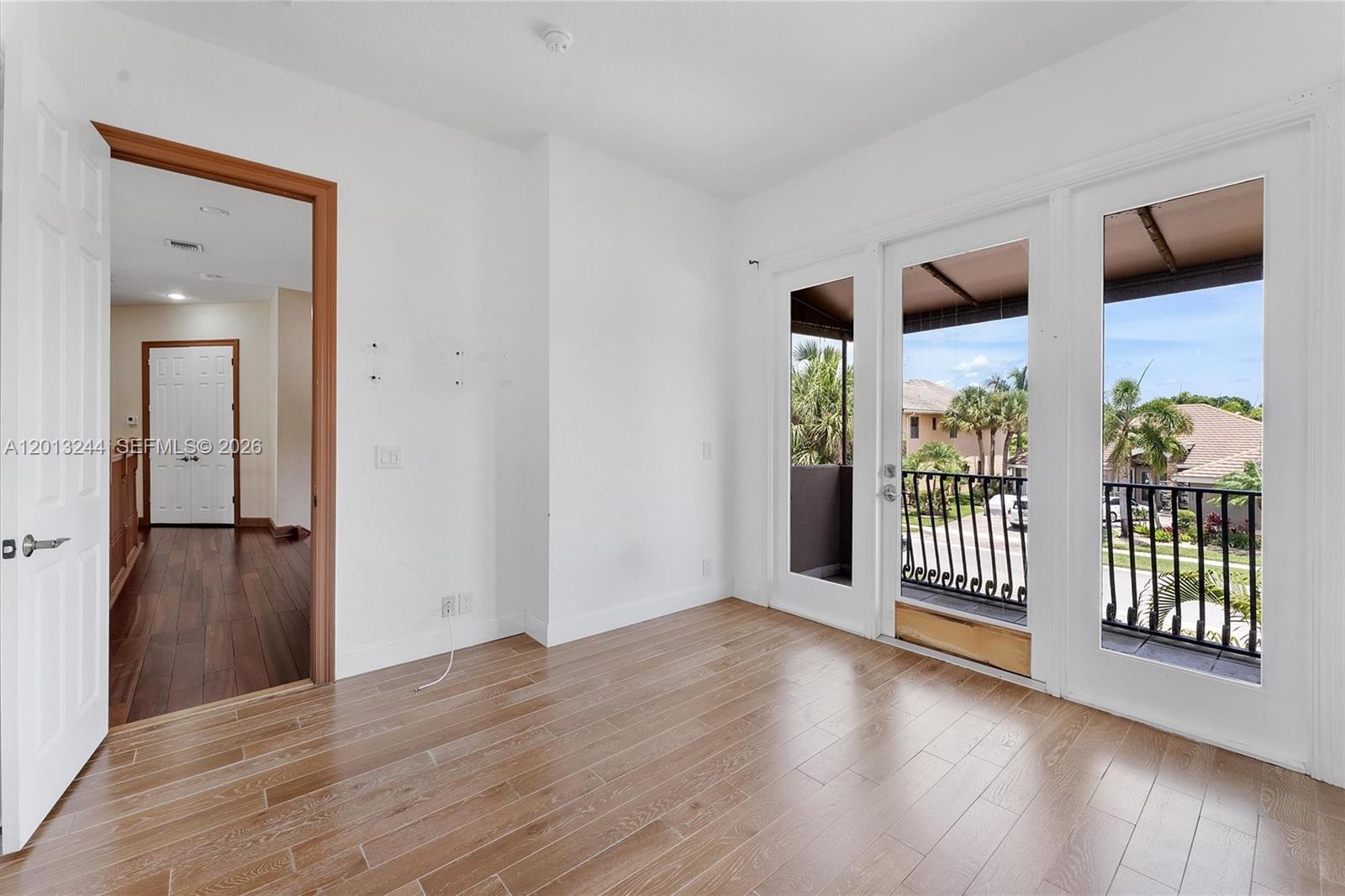 VERSAILLES - Residential