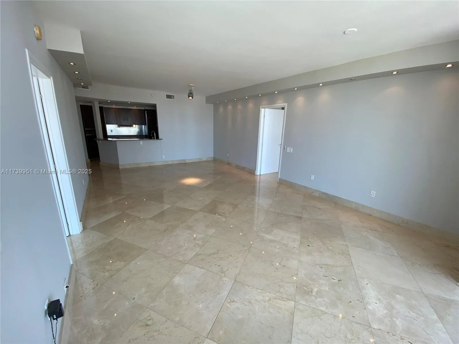 Miami Beach, Florida 33139, United States, 2 Bedrooms Bedrooms, ,2 BathroomsBathrooms,Residential,Active,8338