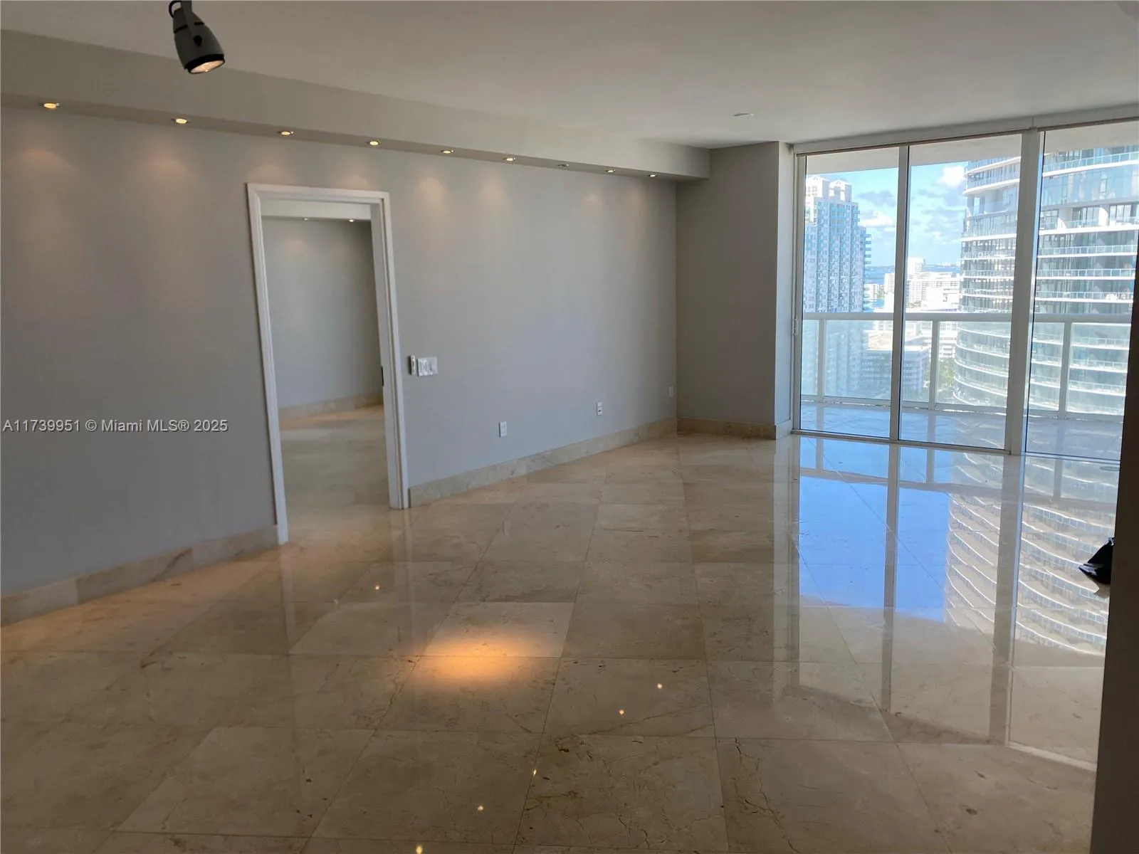 Miami Beach, Florida 33139, United States, 2 Bedrooms Bedrooms, ,2 BathroomsBathrooms,Residential,Active,8338