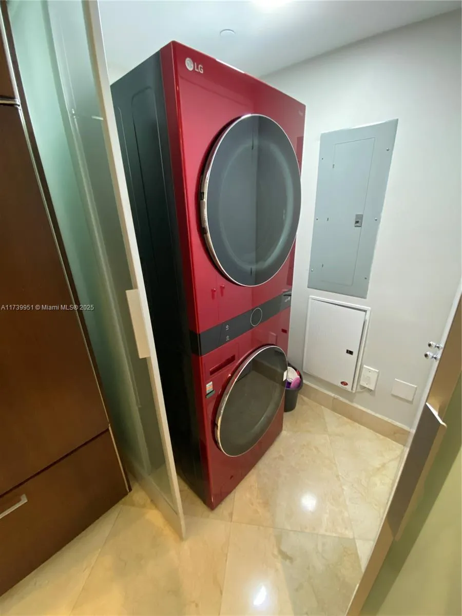 Miami Beach, Florida 33139, United States, 2 Bedrooms Bedrooms, ,2 BathroomsBathrooms,Residential,Active,8338