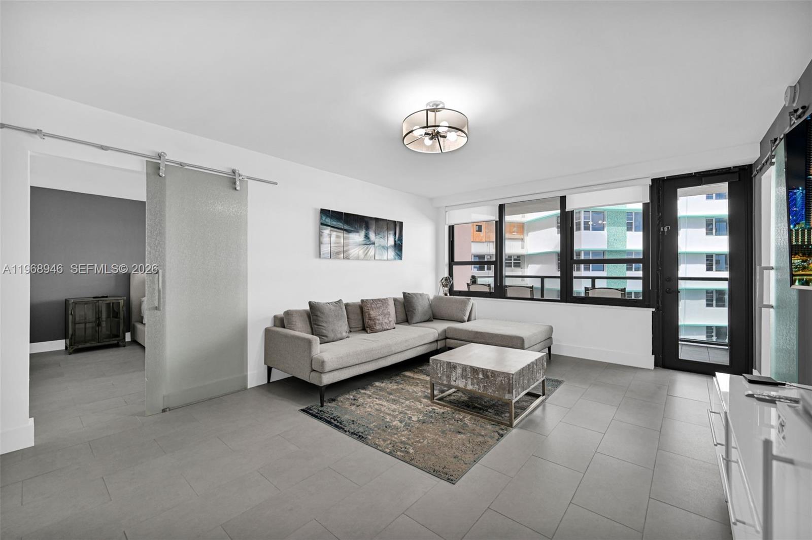 5225 Collins Ave 714