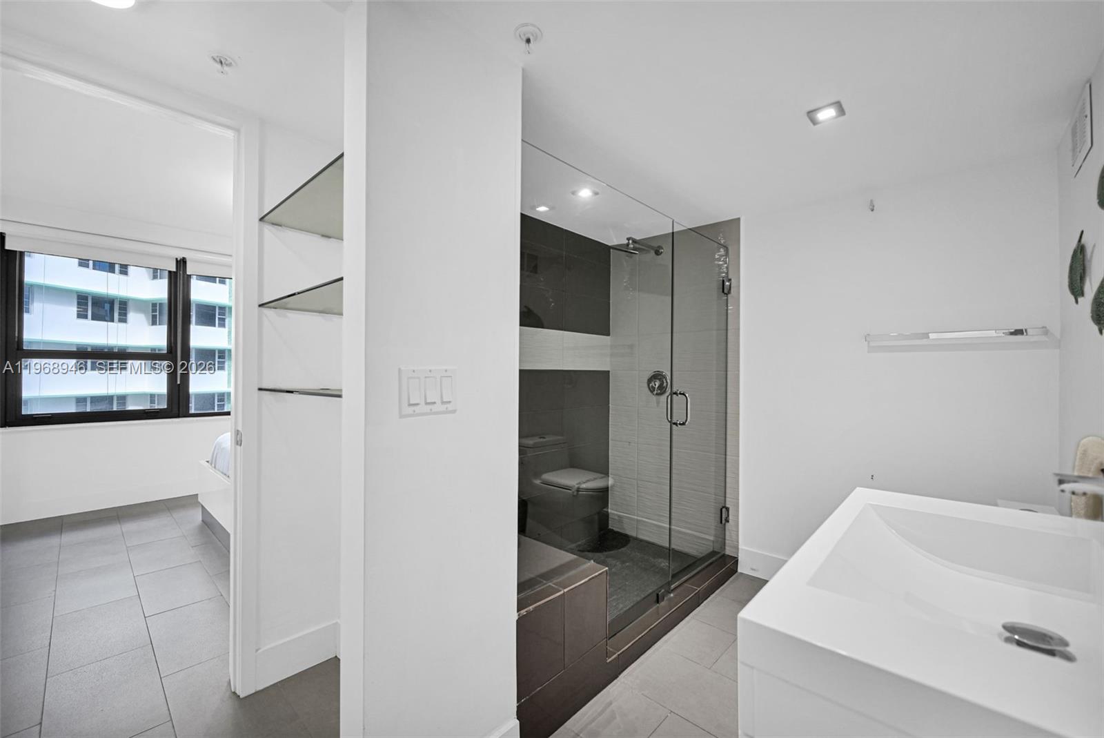 THE ALEXANDER CONDO - Residential