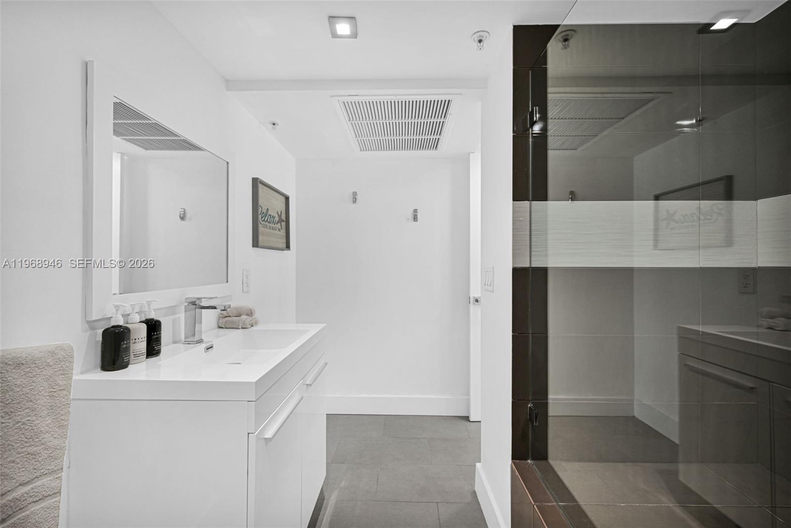 THE ALEXANDER CONDO - Residential