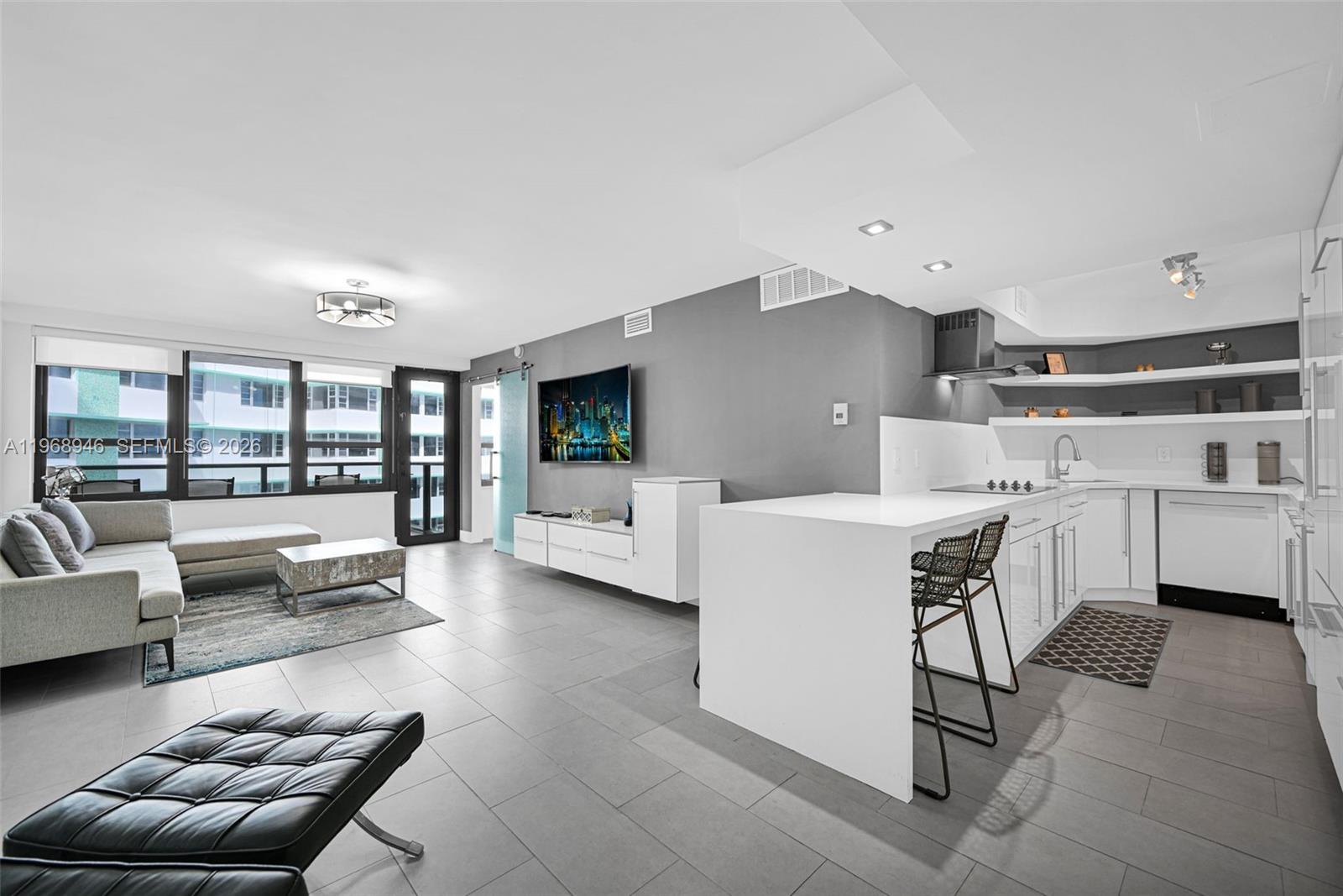 THE ALEXANDER CONDO - Residential