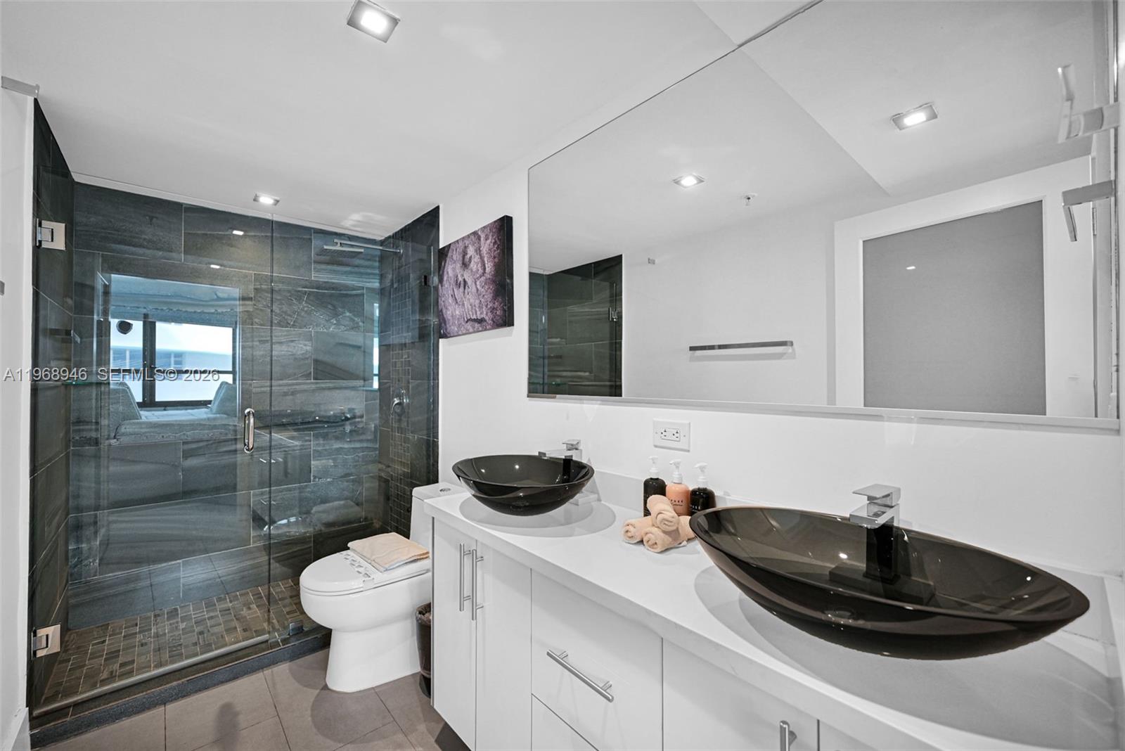 THE ALEXANDER CONDO - Residential