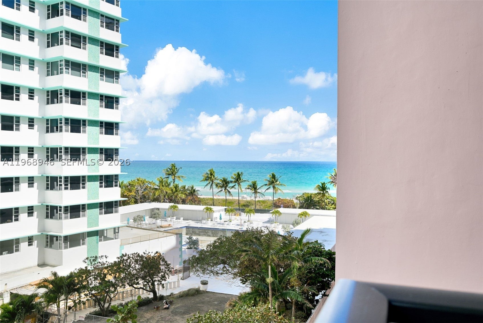 5225 Collins Ave 714