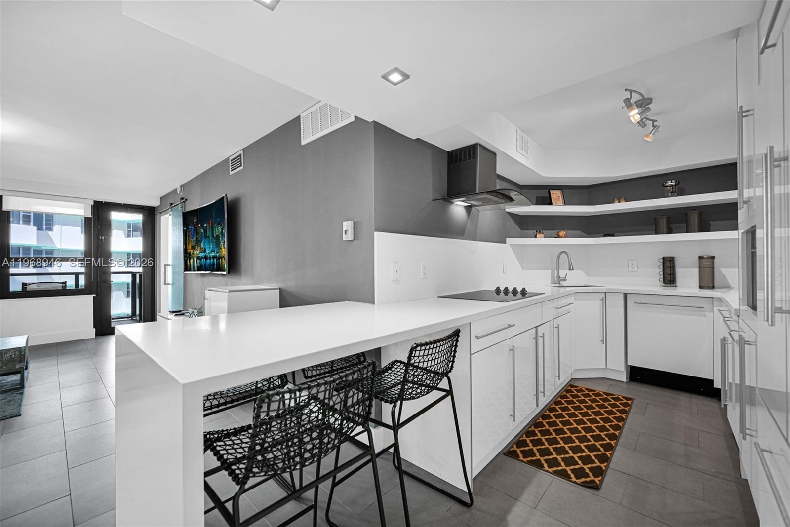 THE ALEXANDER CONDO - Residential