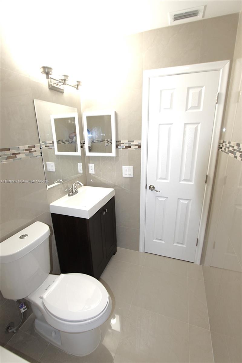 PINES OF OAKLAND FOREST - Residential