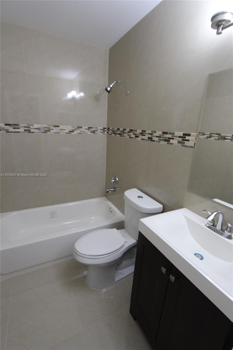 PINES OF OAKLAND FOREST - Residential