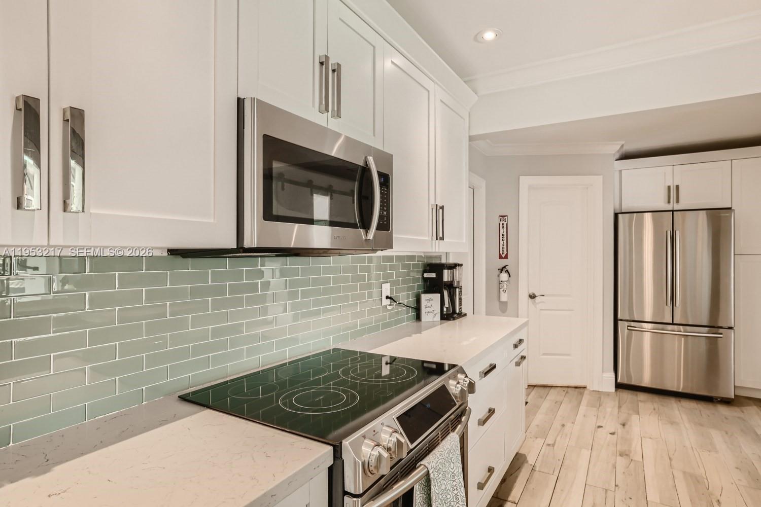 HOLLYWOOD HILLS AMEN PLAT - Residential