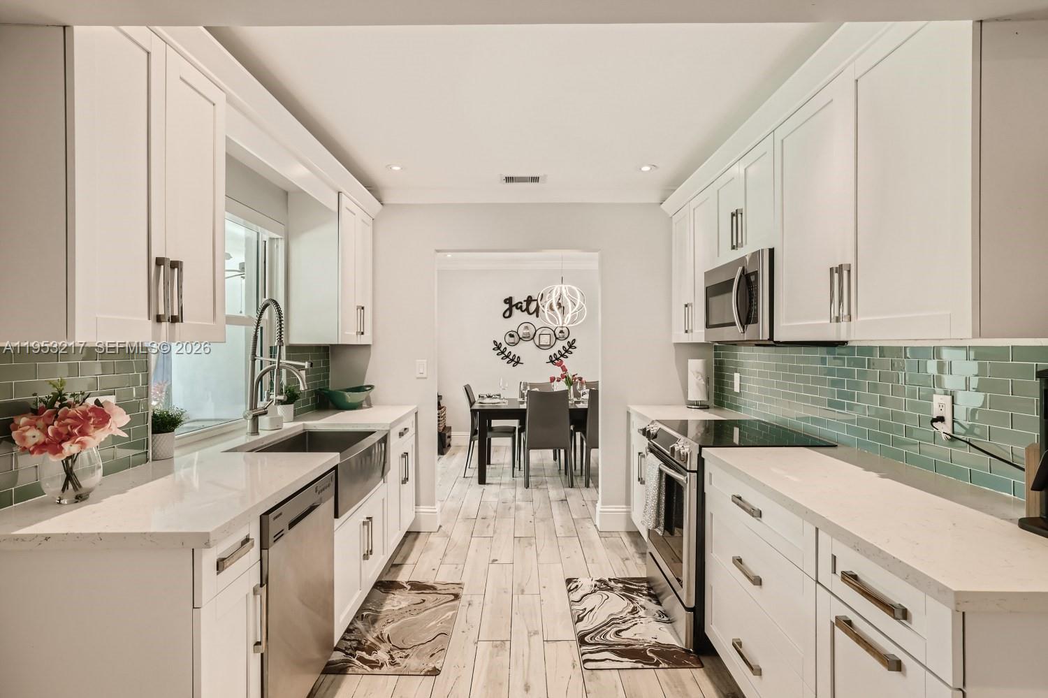 HOLLYWOOD HILLS AMEN PLAT - Residential