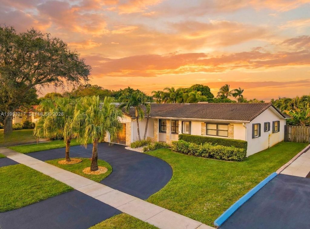 Photo of 5117 Cleveland St, Hollywood, FL 33021 (MLS # A11953217)