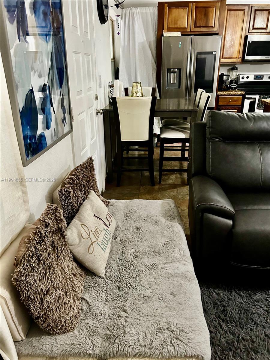 TOWN COLONY CONDO - Residential Lease