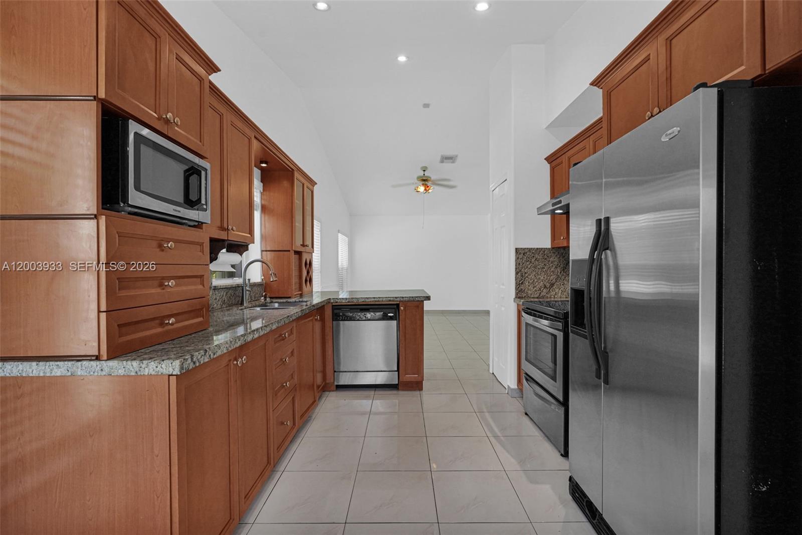 HEFTLER HOMES AT PEMBROKE - Residential Lease
