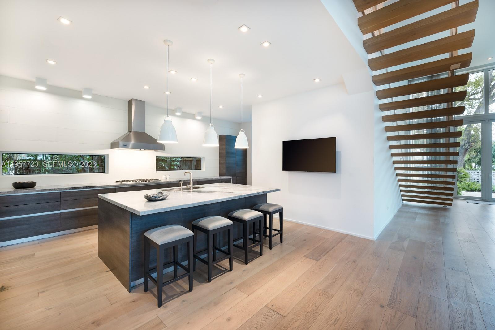 SURPRISE LAKE - Residential