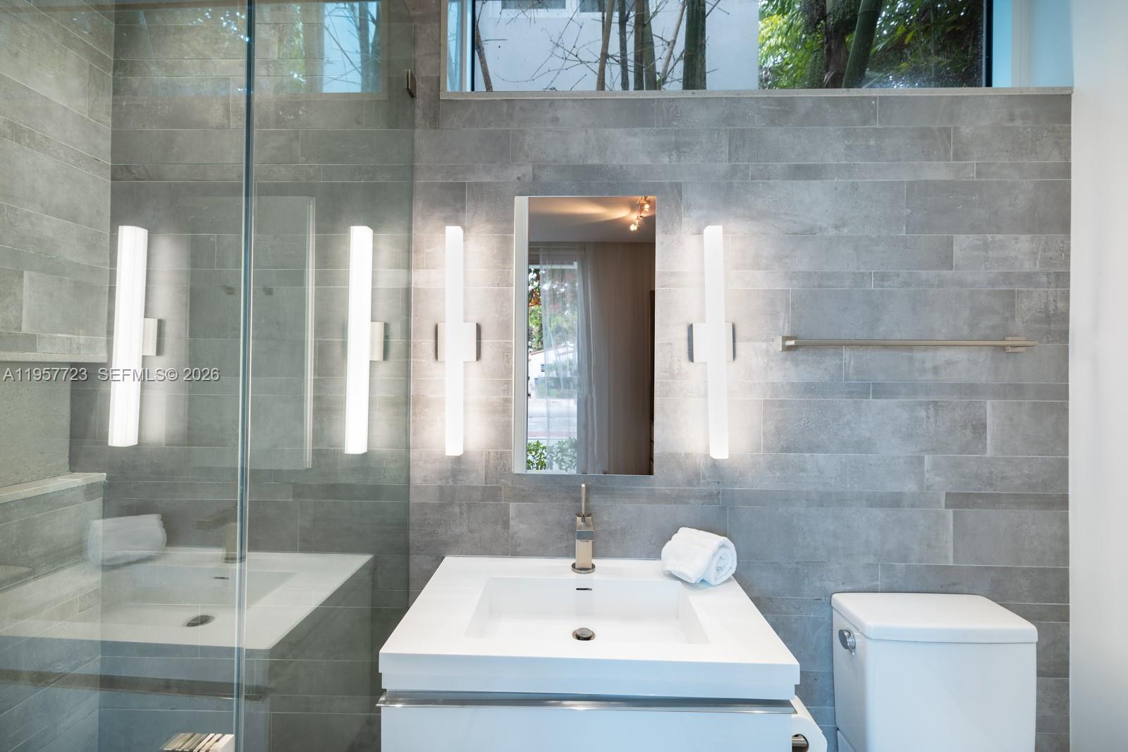 SURPRISE LAKE - Residential