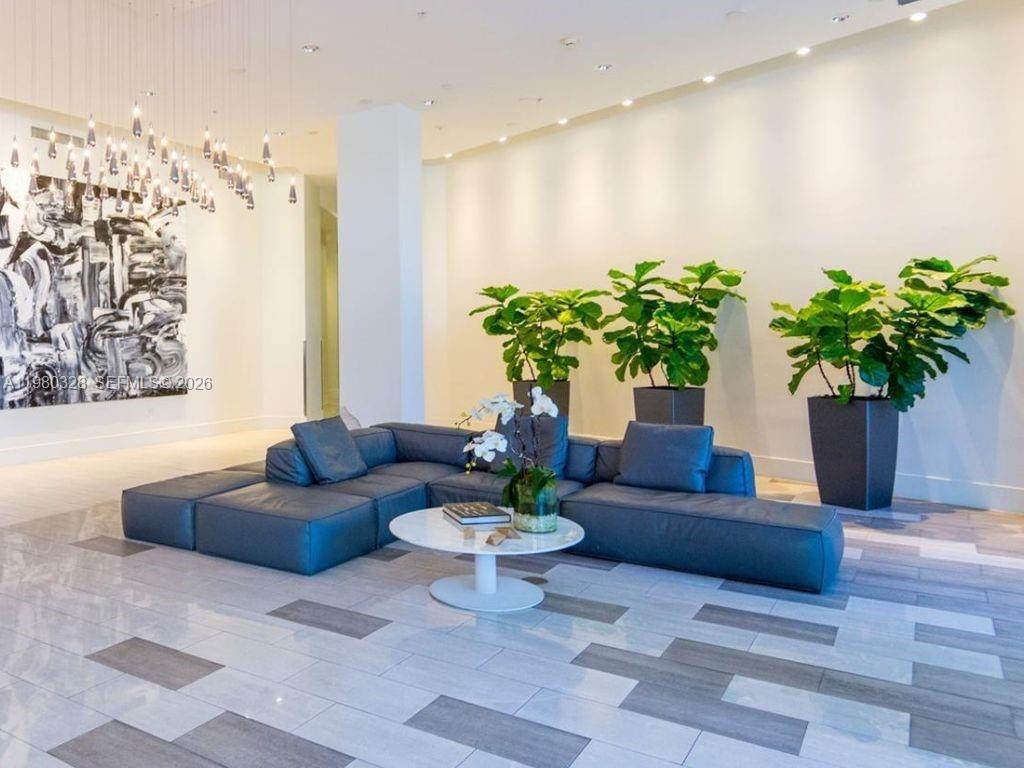 THE MERIDIAN CONDO - Residential Lease