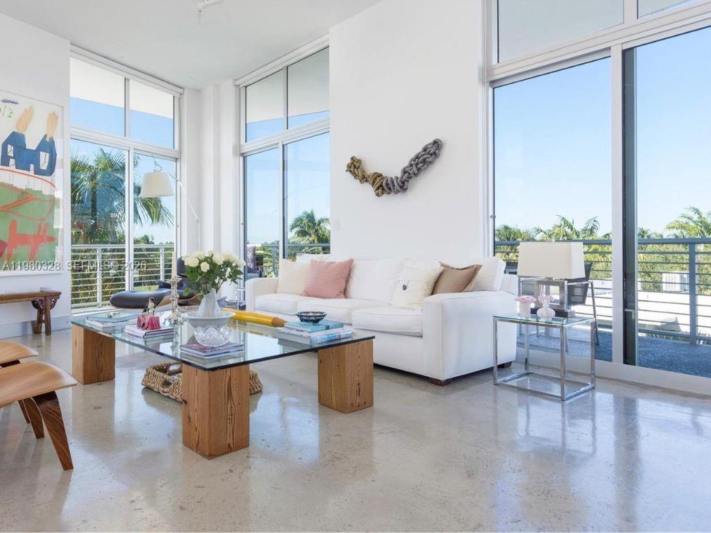 2001 Meridian Ave 414