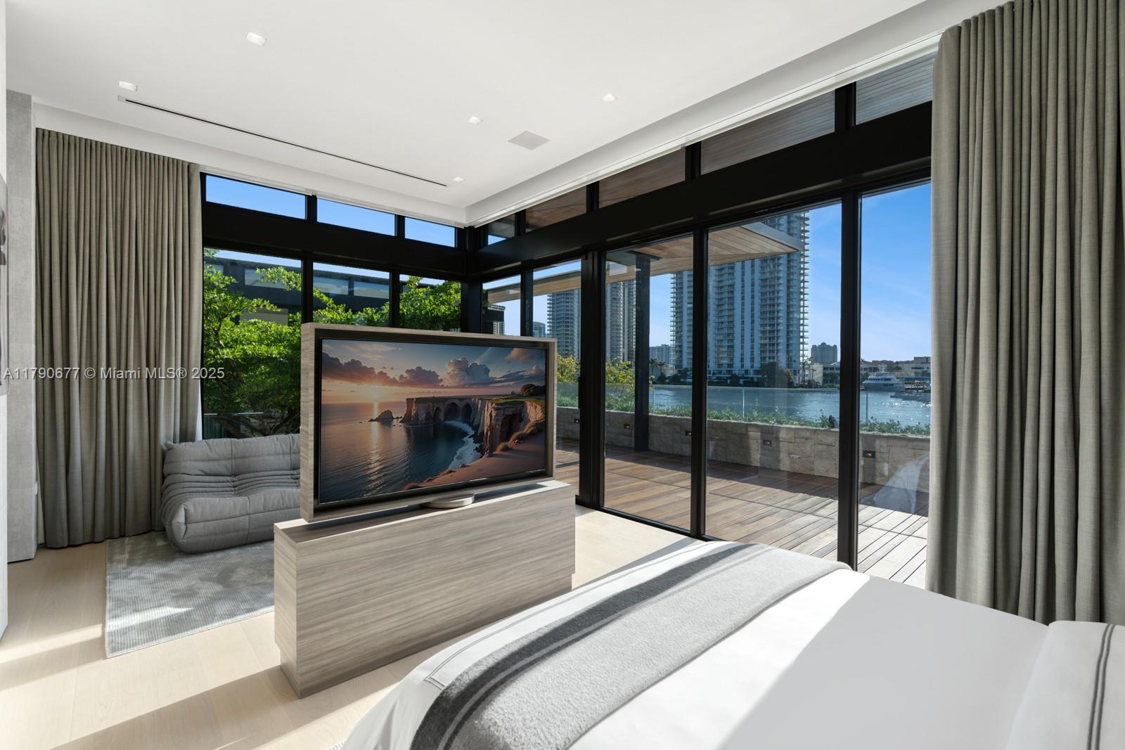 GOLDEN BEACH SEC D - Residential