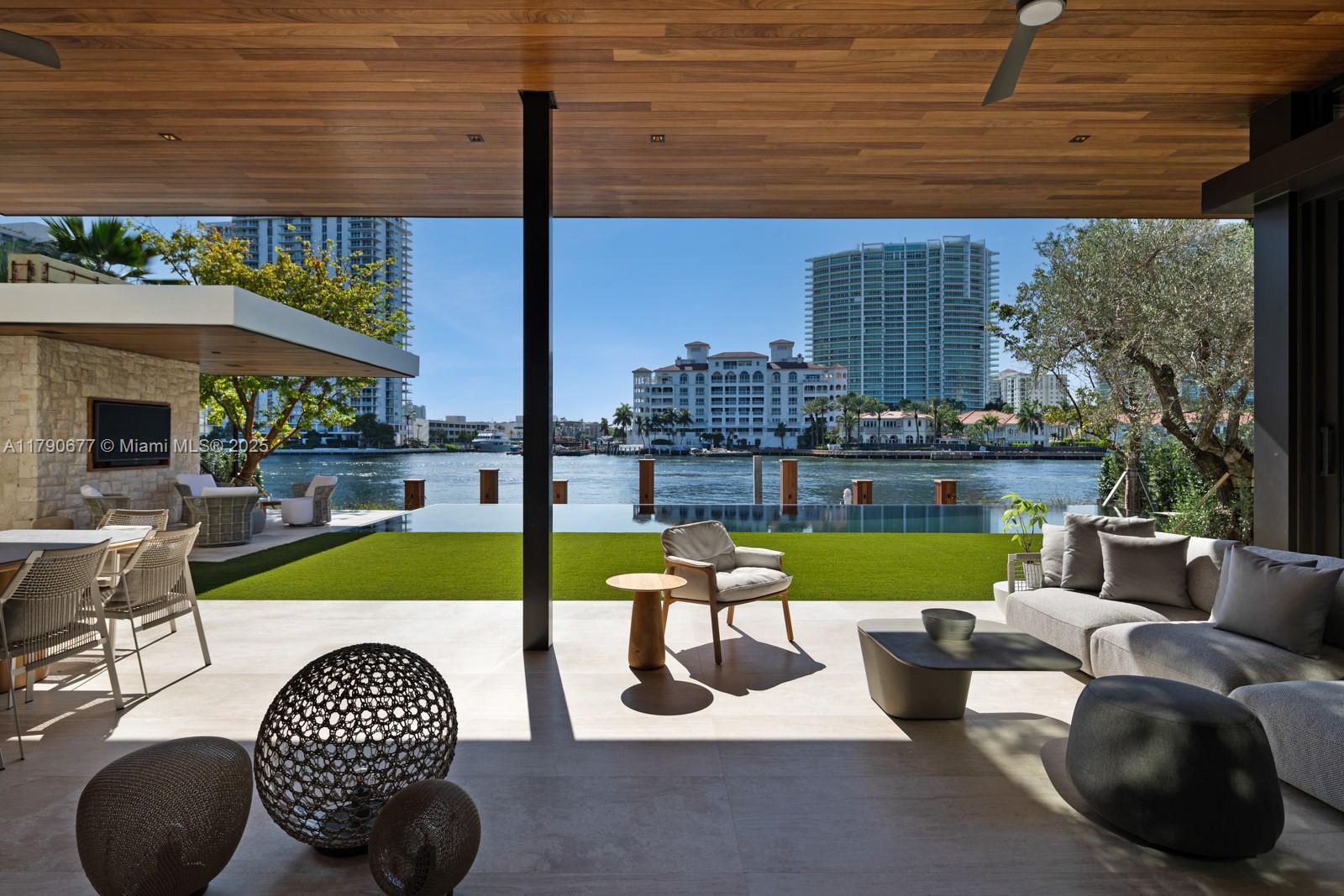 GOLDEN BEACH SEC D - Residential