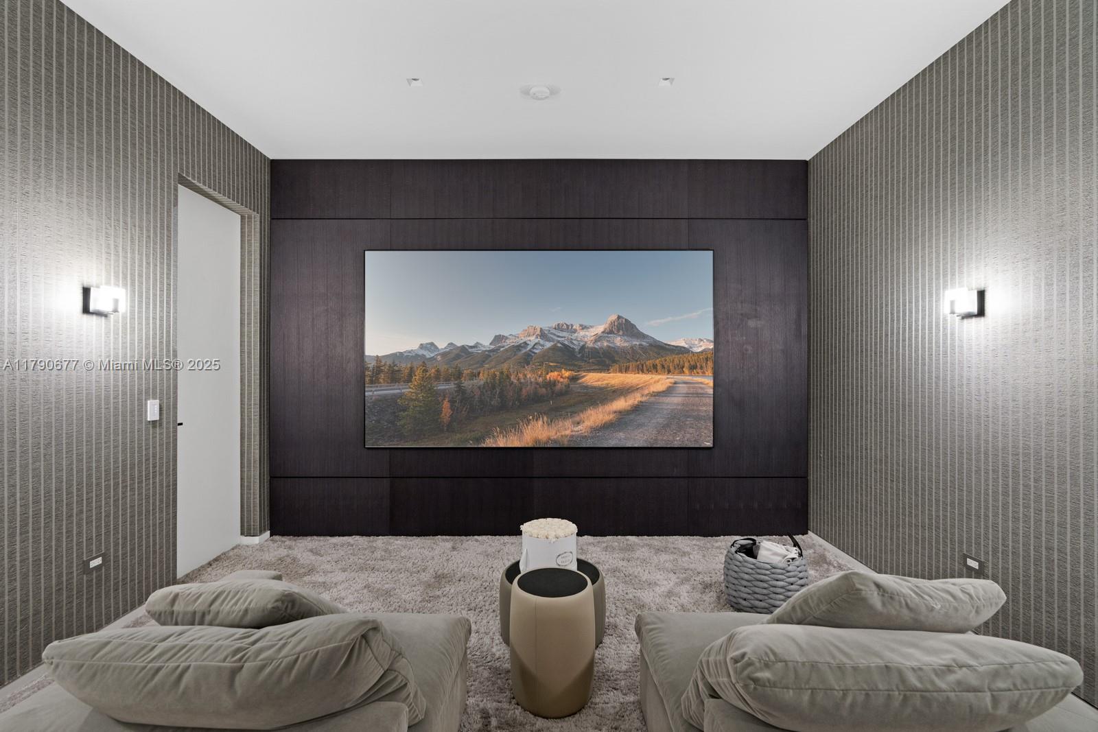 GOLDEN BEACH SEC D - Residential