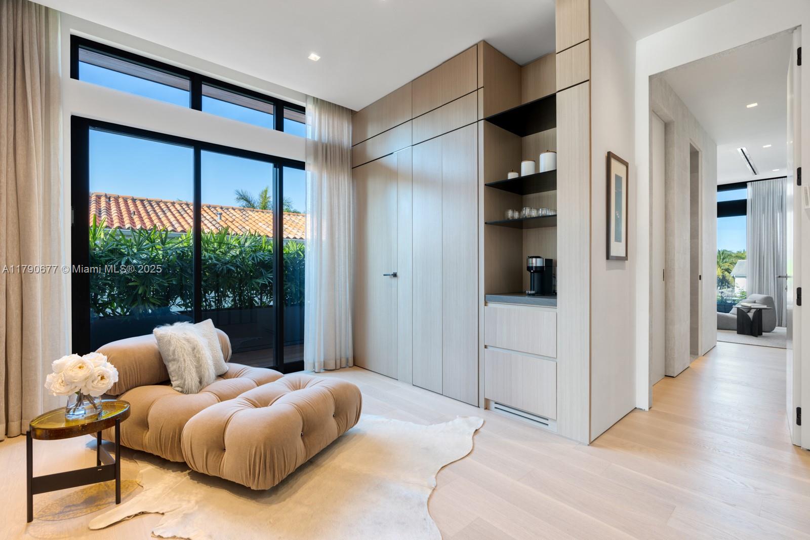 GOLDEN BEACH SEC D - Residential