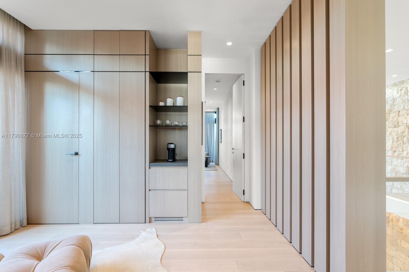 GOLDEN BEACH SEC D - Residential