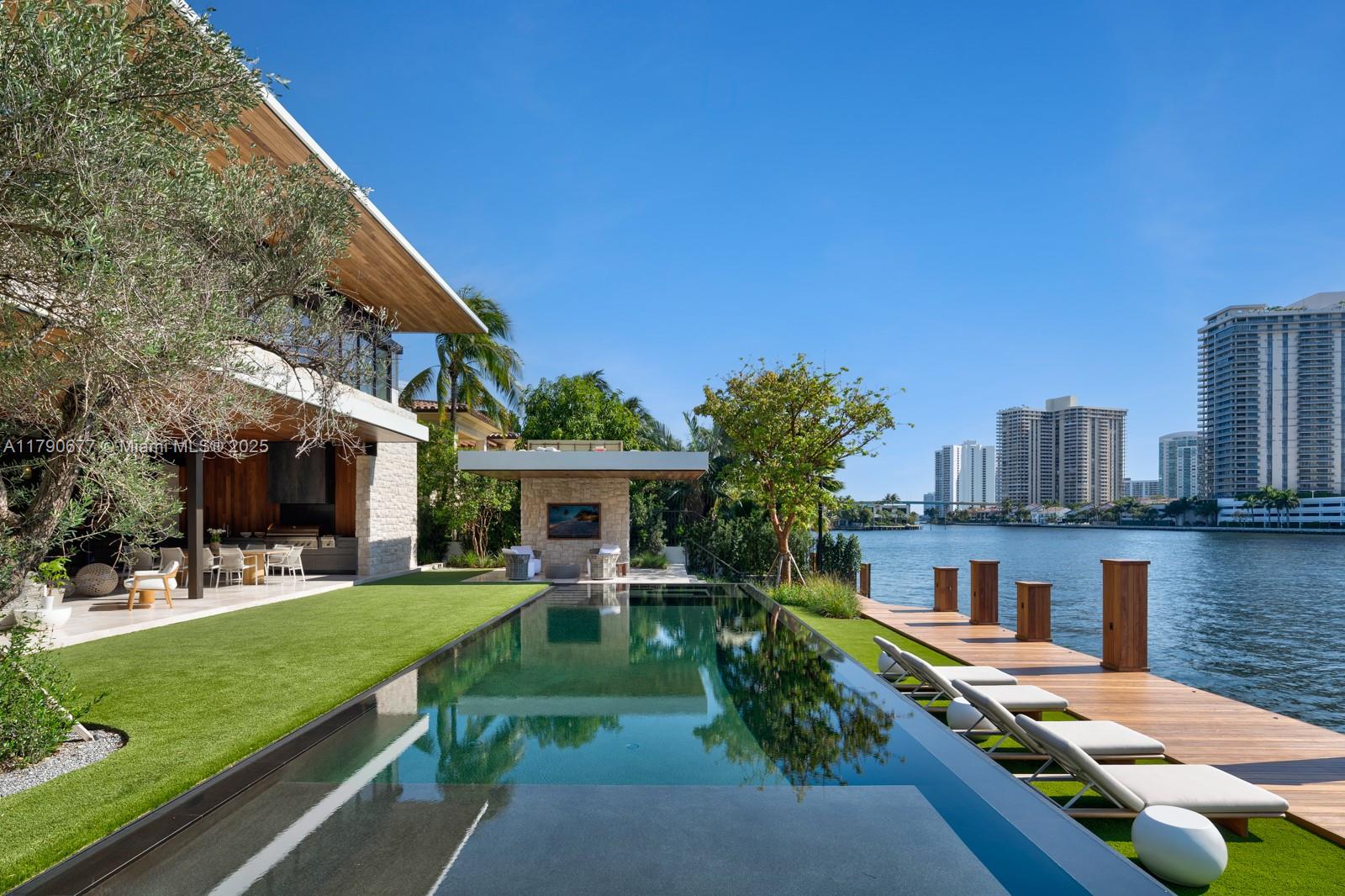 GOLDEN BEACH SEC D - Residential