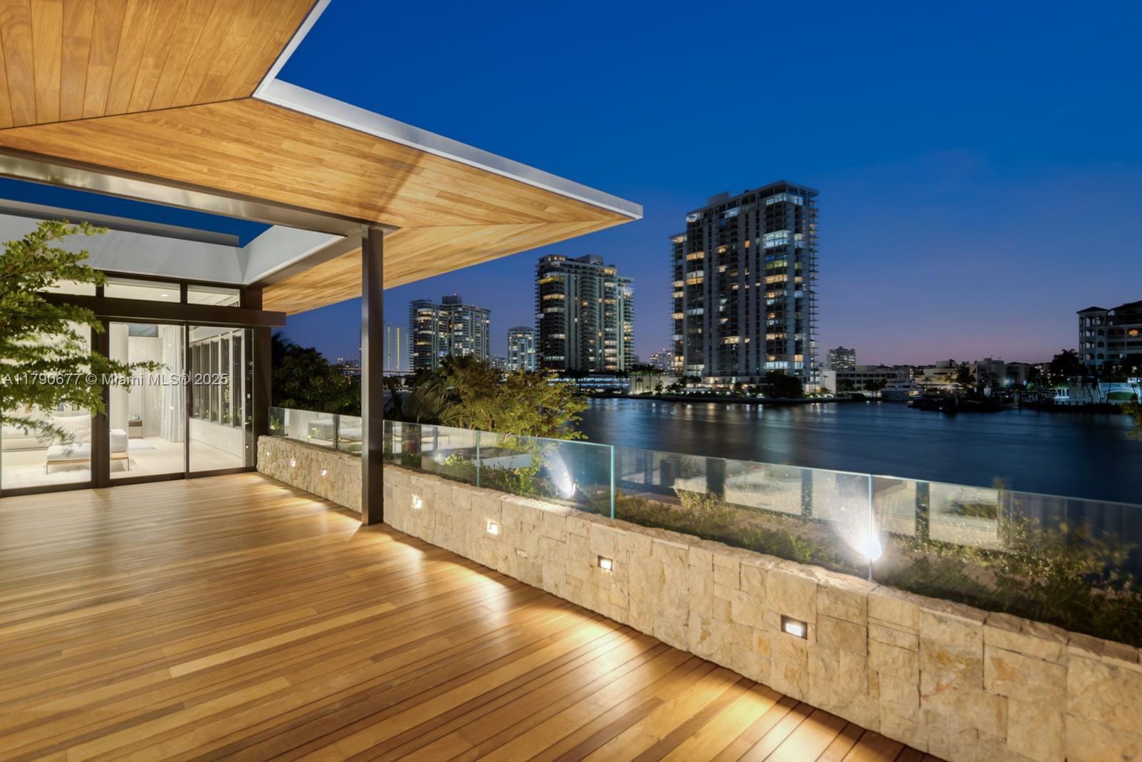 GOLDEN BEACH SEC D - Residential