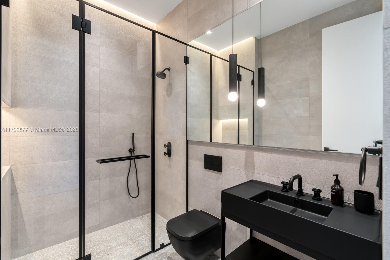 GOLDEN BEACH SEC D - Residential