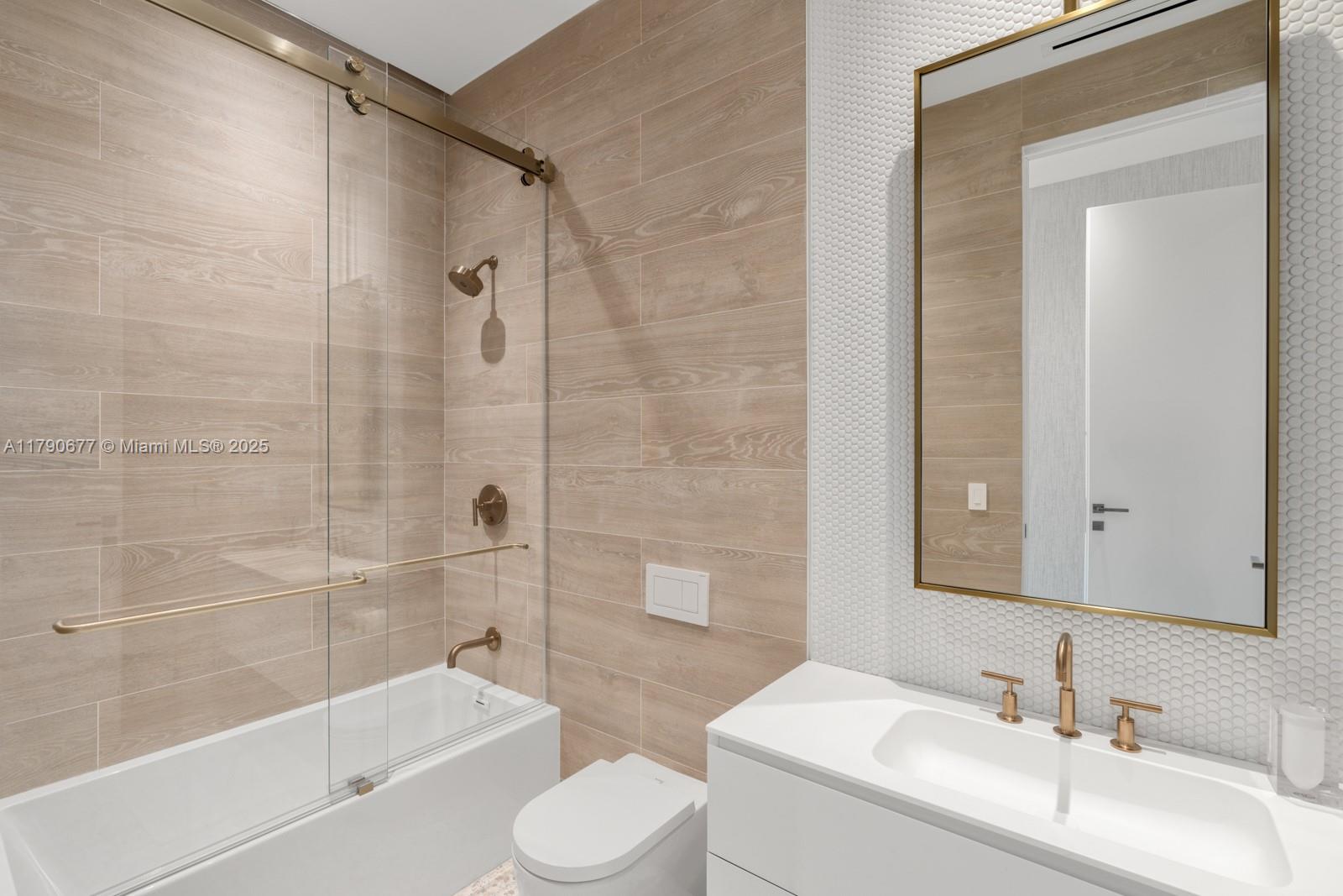 GOLDEN BEACH SEC D - Residential