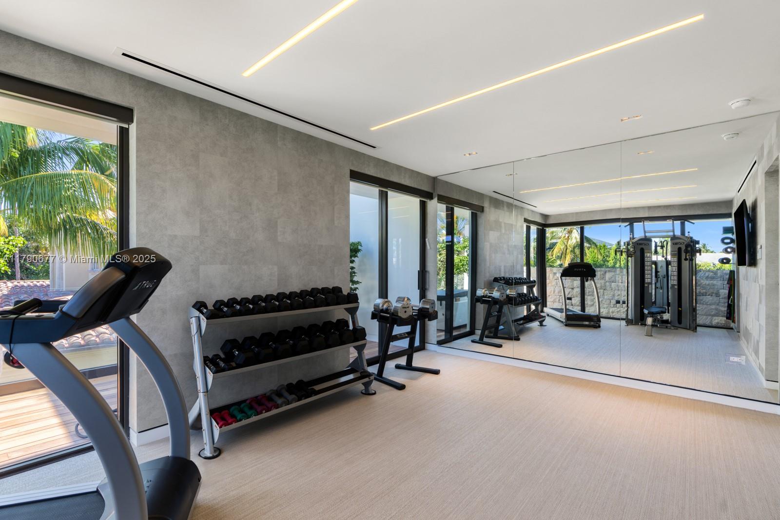 GOLDEN BEACH SEC D - Residential