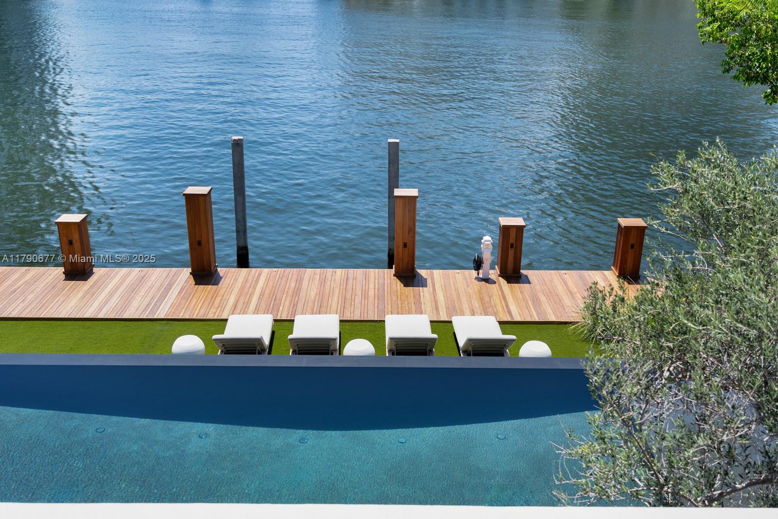 GOLDEN BEACH SEC D - Residential