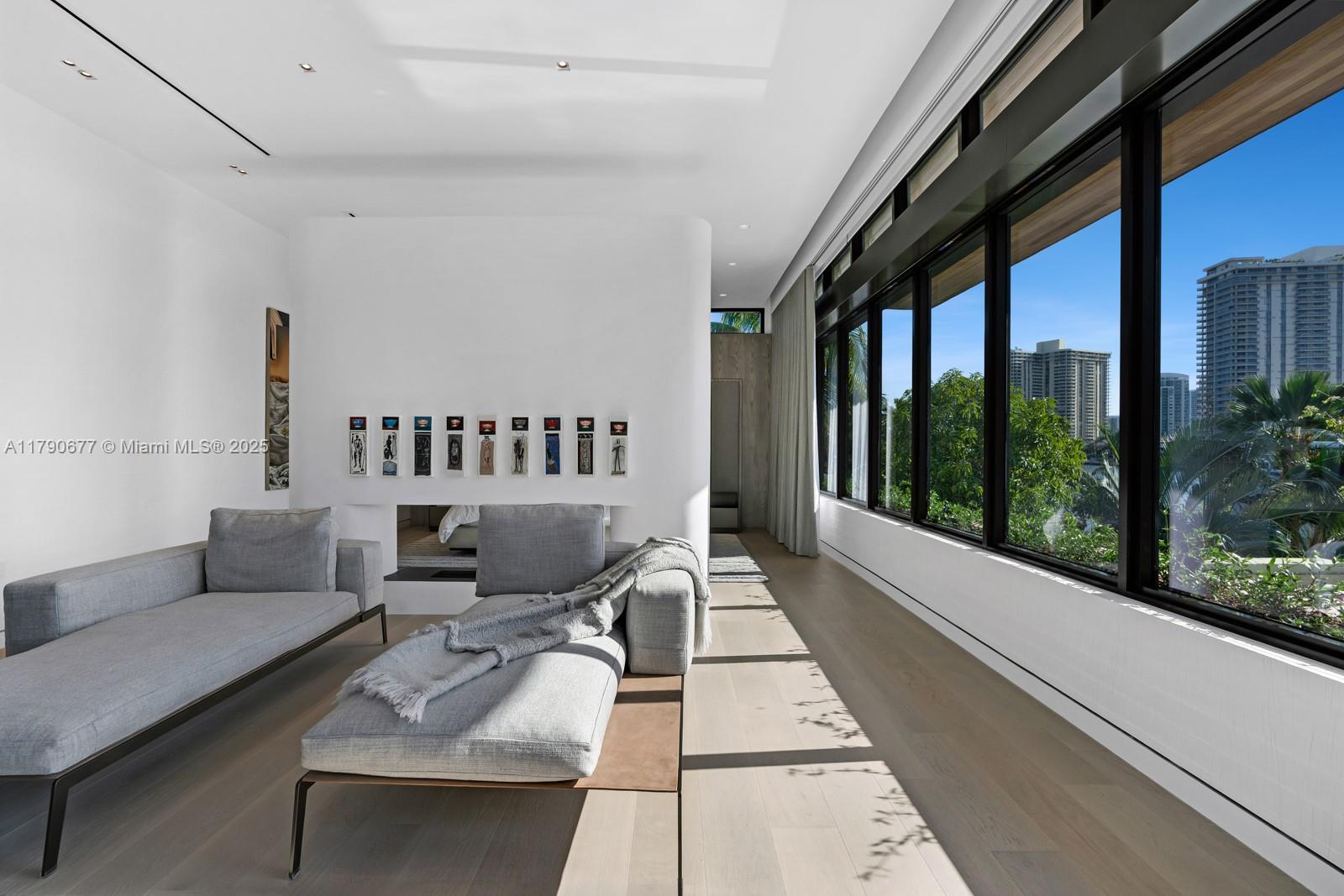 GOLDEN BEACH SEC D - Residential
