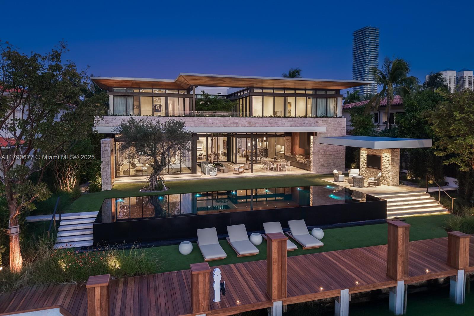 GOLDEN BEACH SEC D - Residential