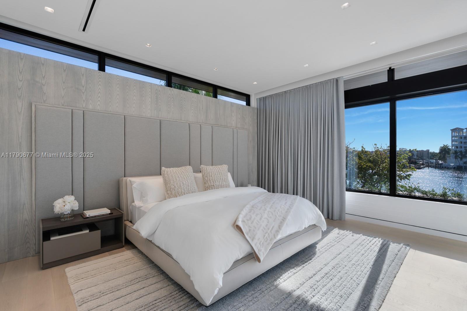 GOLDEN BEACH SEC D - Residential