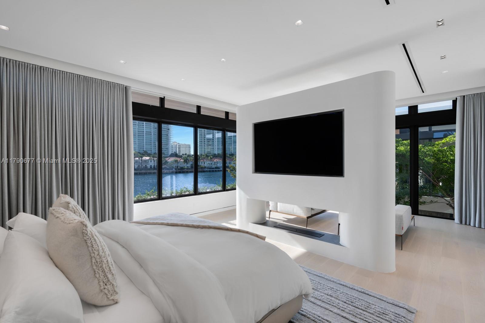 GOLDEN BEACH SEC D - Residential