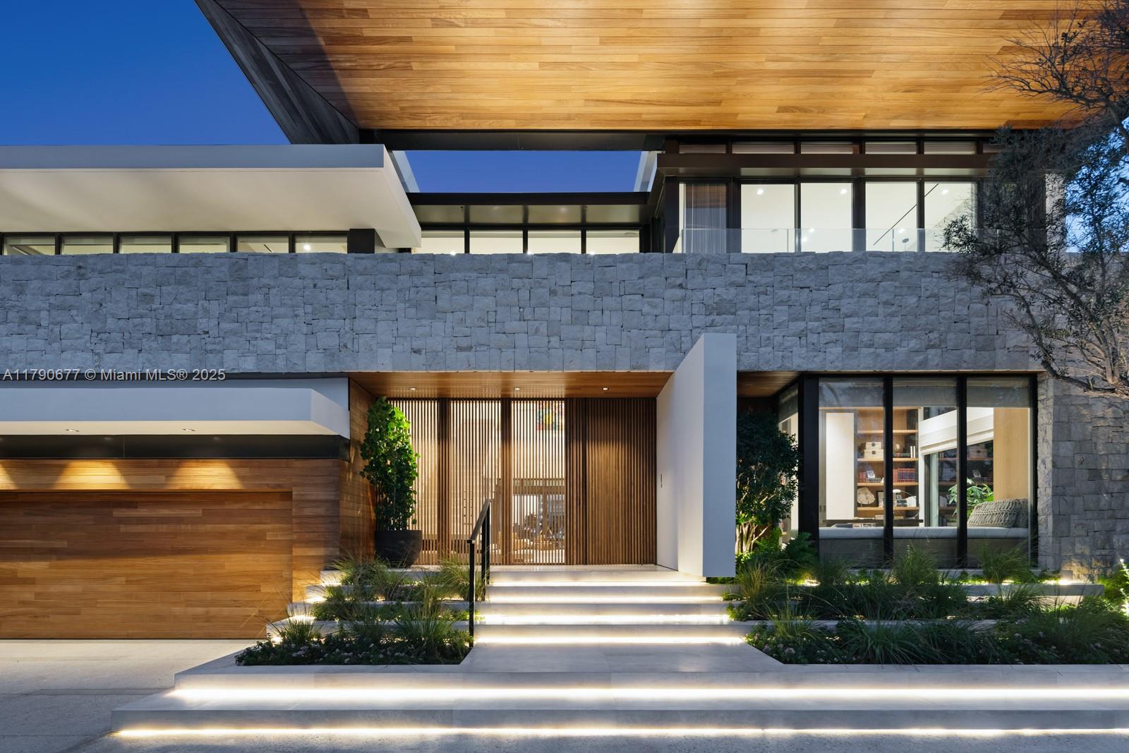 GOLDEN BEACH SEC D - Residential
