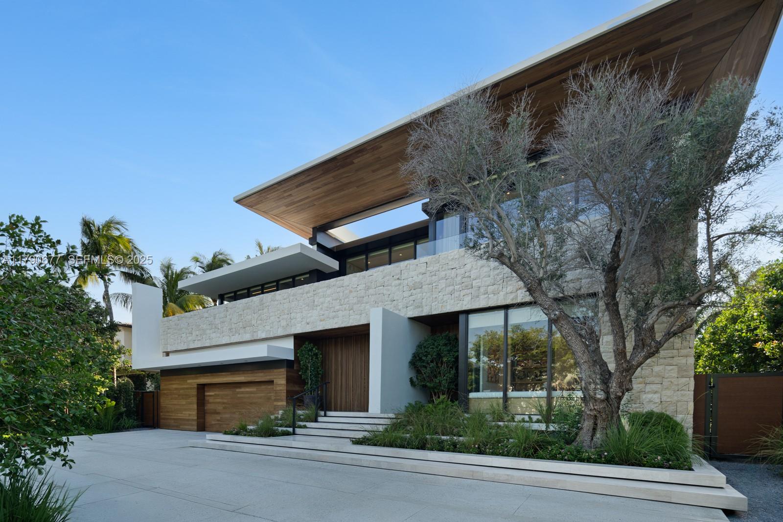 GOLDEN BEACH SEC D - Residential