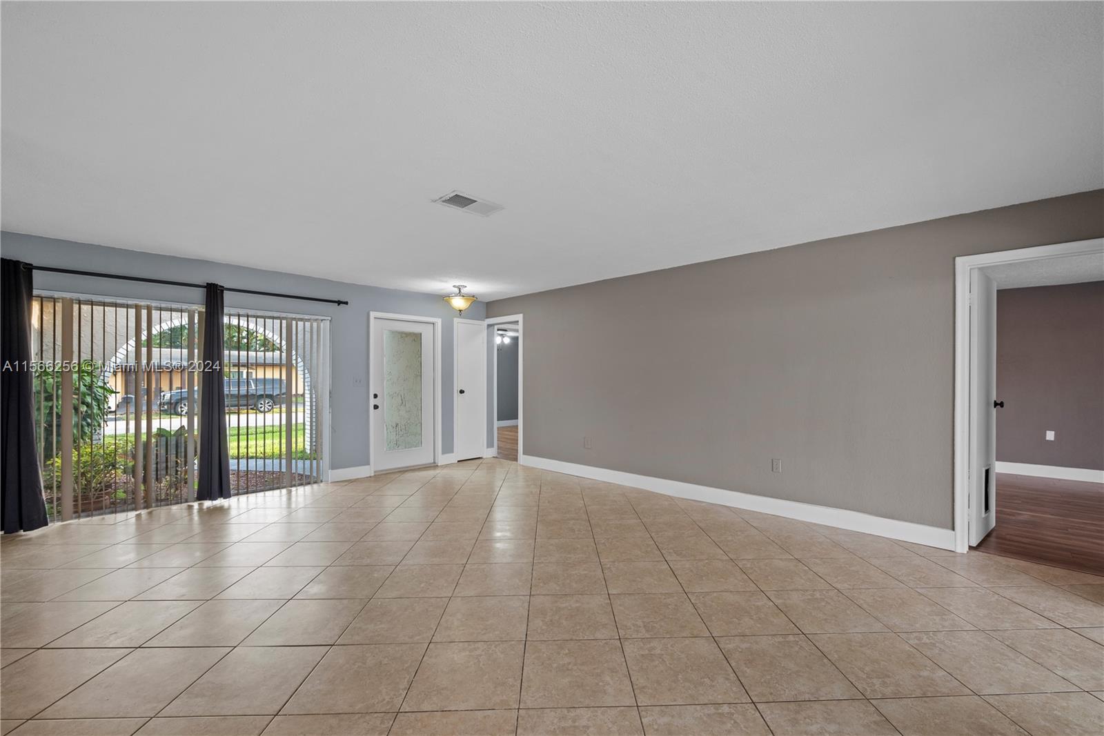 SUNRISE GOLF VILLAGE SEC - Residential