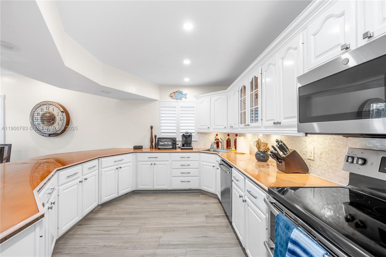 SUNSHINE ESTATES SEC #1 - Residential