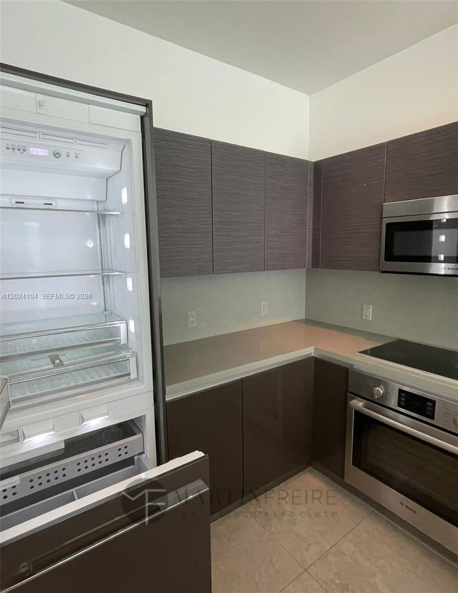 1080 Brickell Ave 2005