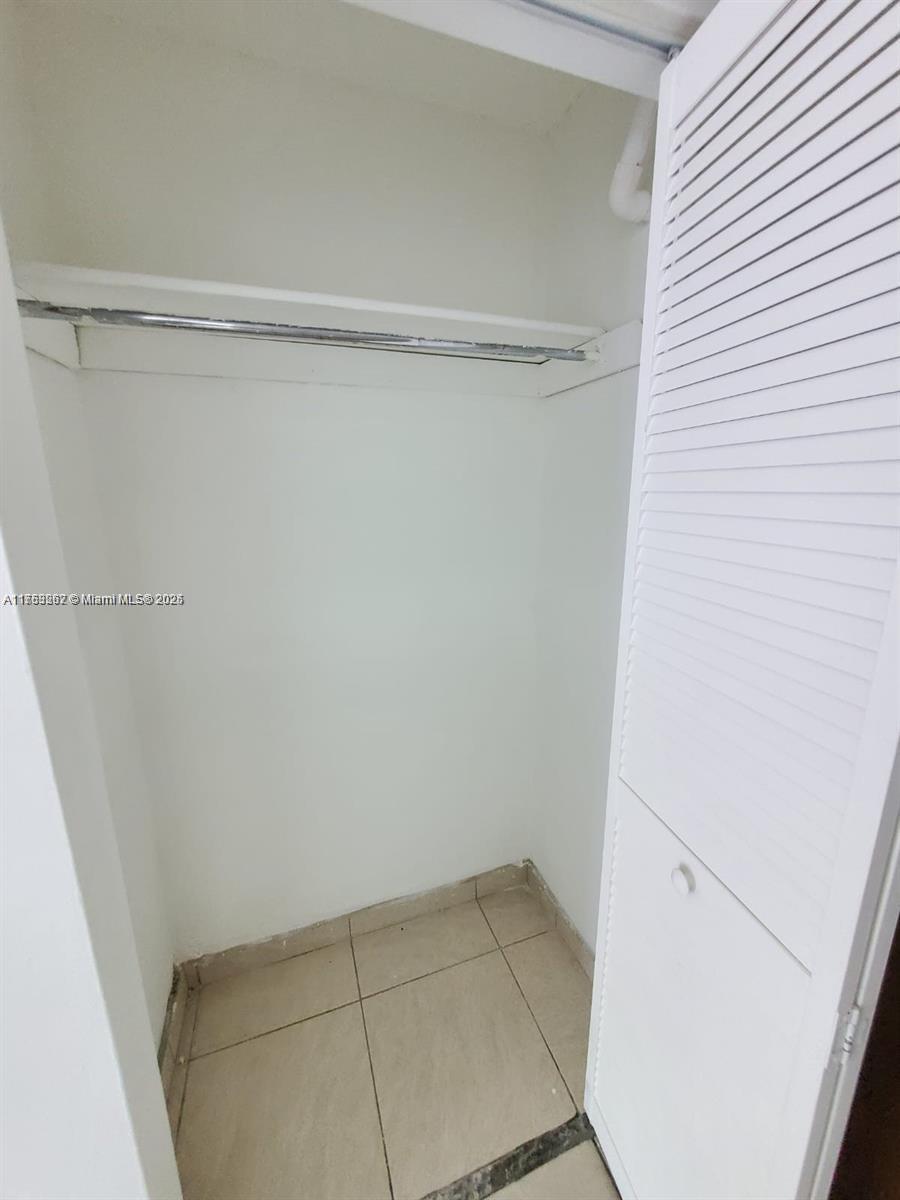 EL CID CONDO - Residential
