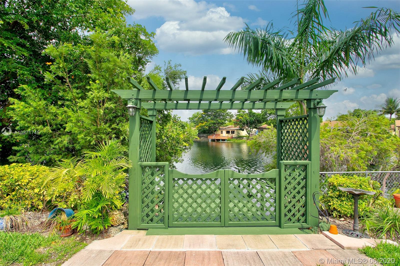 KENDALE LAKES NORTH SEC 4 - Residential