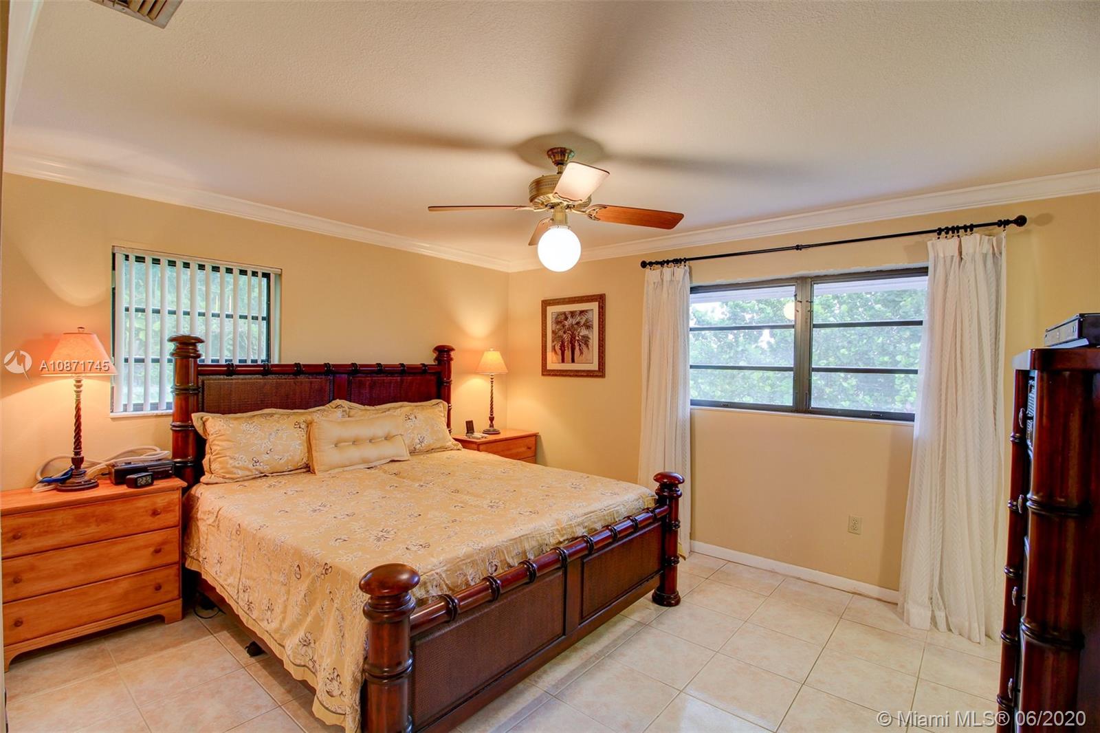 KENDALE LAKES NORTH SEC 4 - Residential