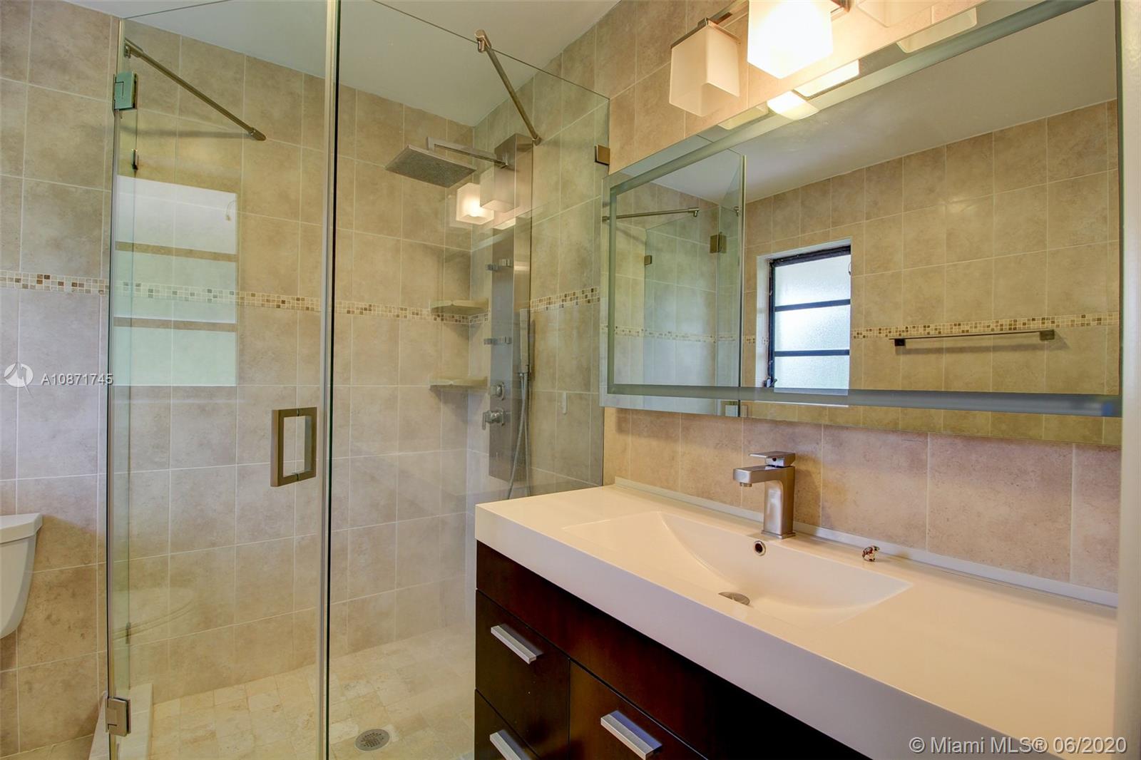 KENDALE LAKES NORTH SEC 4 - Residential