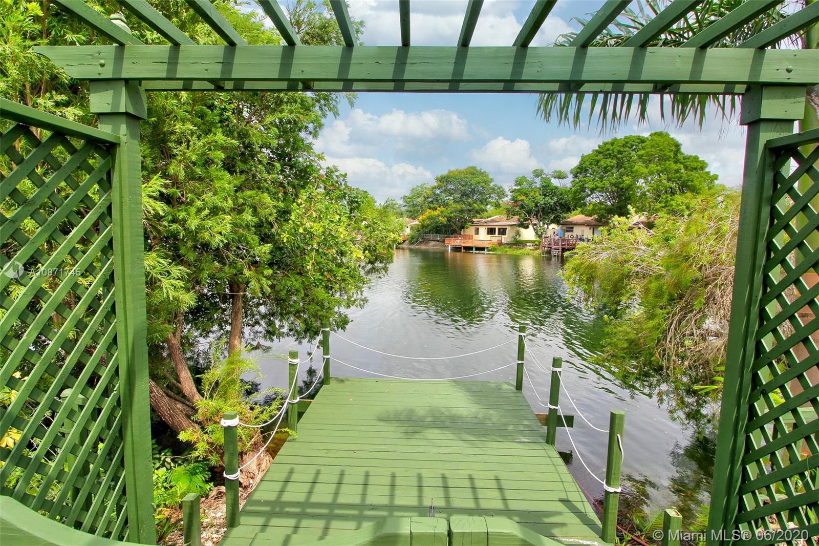 KENDALE LAKES NORTH SEC 4 - Residential