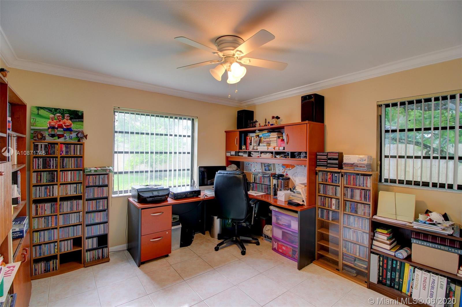 KENDALE LAKES NORTH SEC 4 - Residential