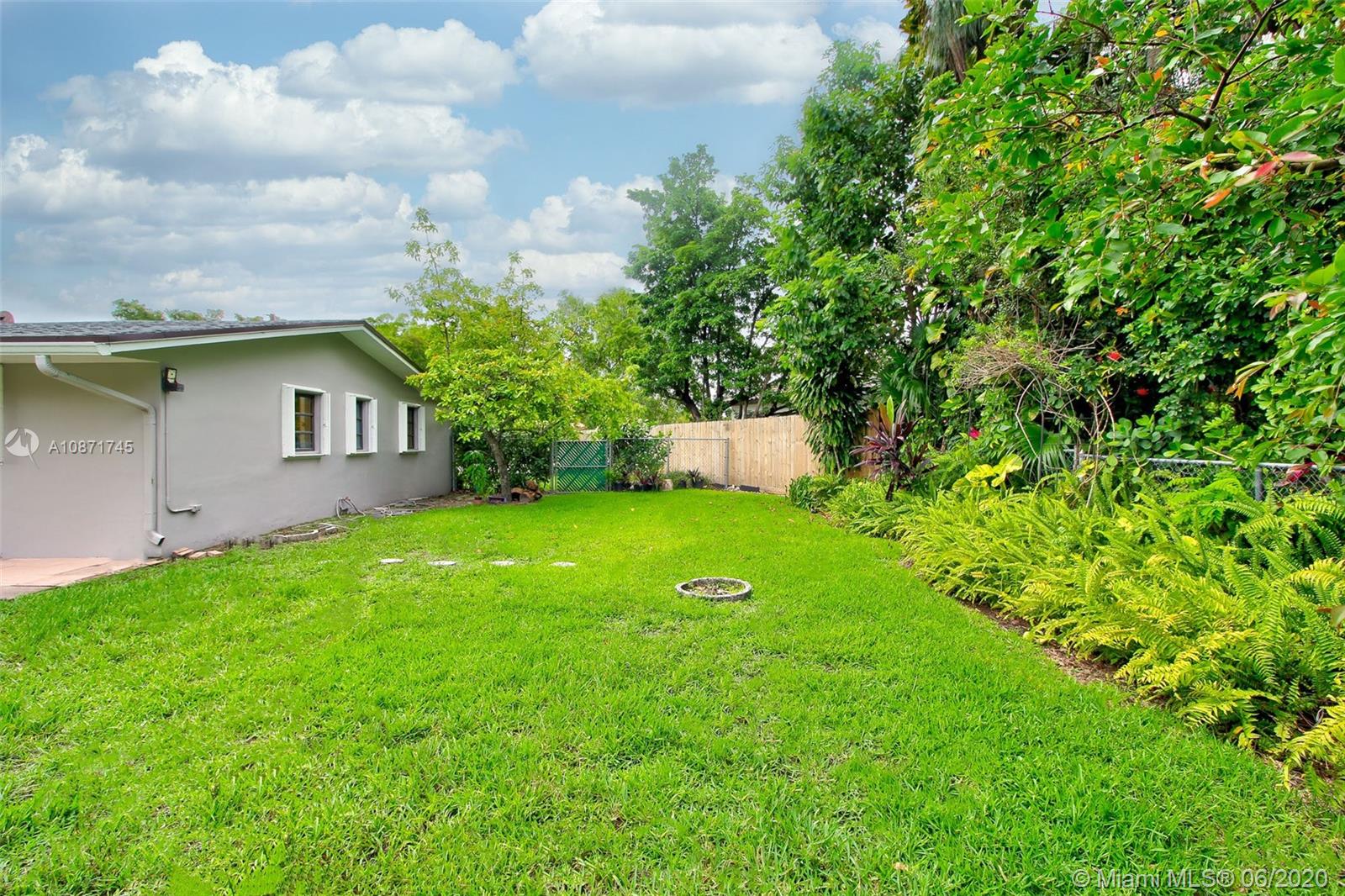 KENDALE LAKES NORTH SEC 4 - Residential